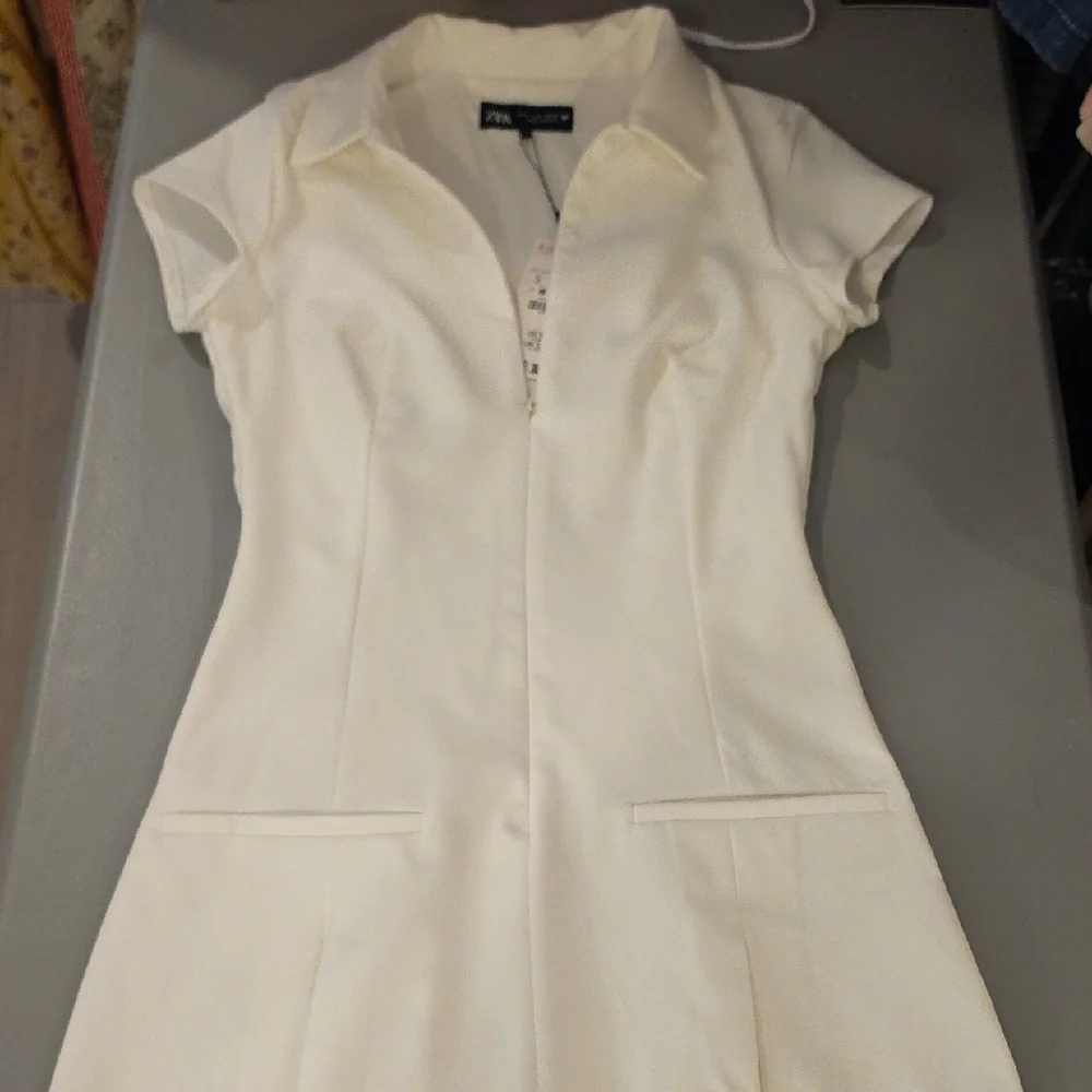Zara women’s sporty White Mini Dress with center zipper. Size S new with tags - Picture 7 of 9